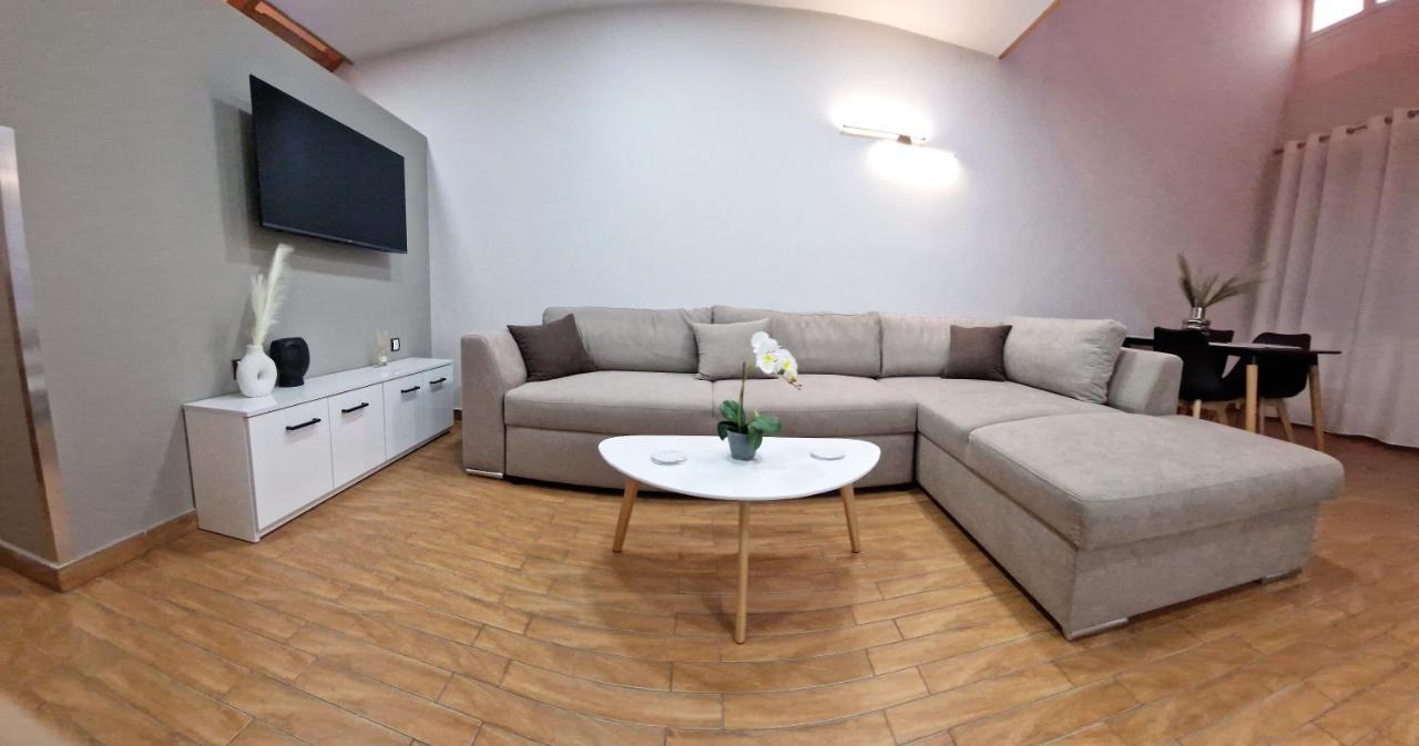 Pg Luxury Apartment 카발라 외부 사진